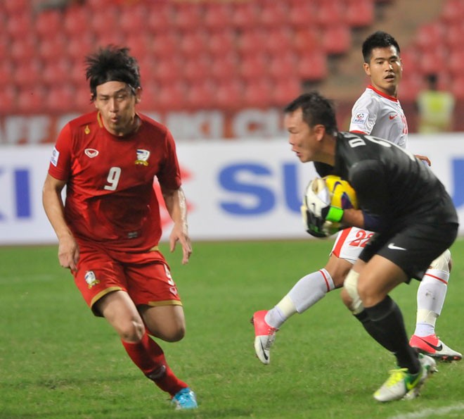 Kirati là cầu thủ chơi xuất sắc nhất bên phía Thái Lan khi có 2 lần chọc thủng lưới Hồng Sơn.